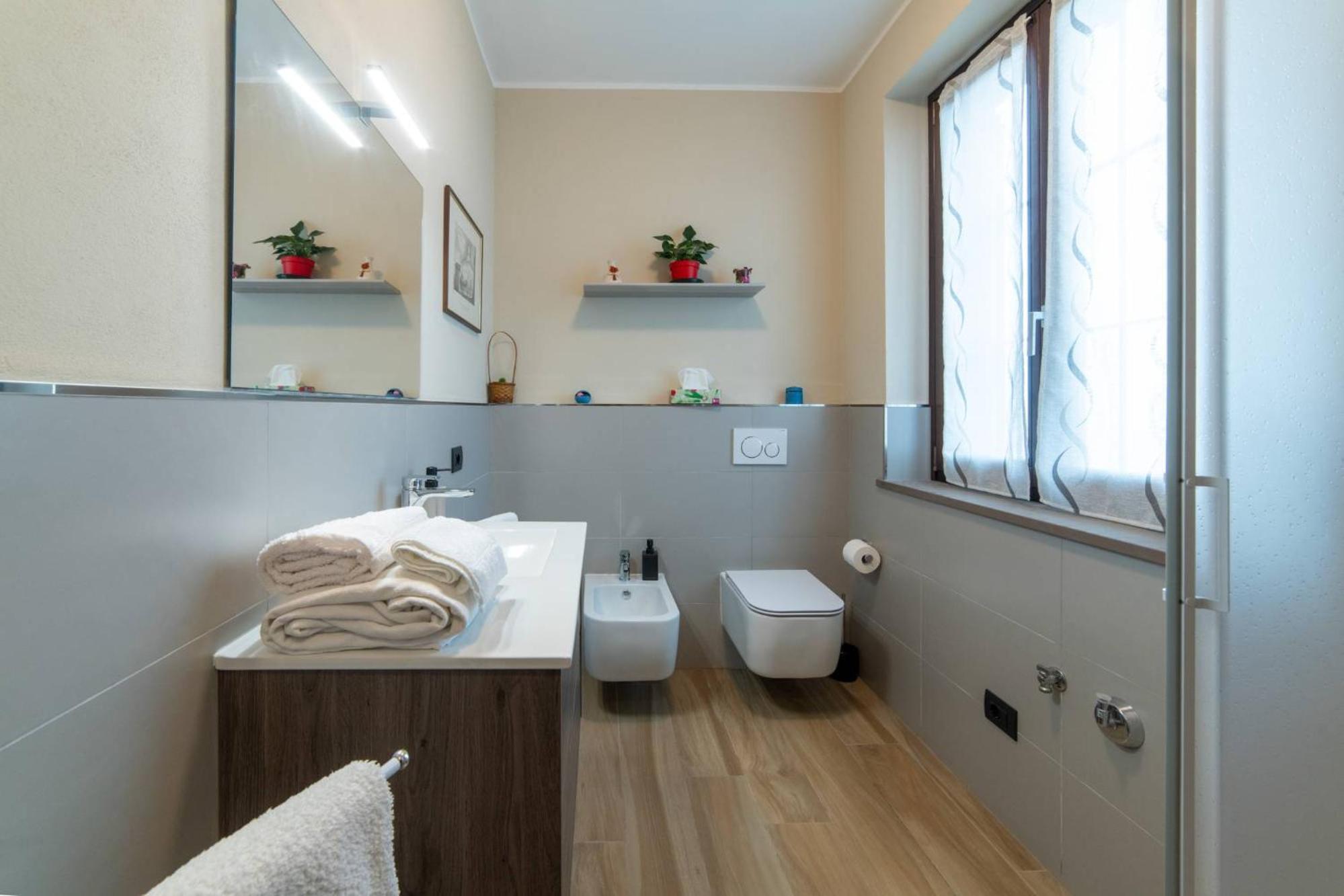 Casa Rubbo - Appartamento 'Como' Nelle Langhe Алба Екстериор снимка